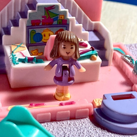 Vintage 1993 | Polly Pocket Toy Shop - Pollyville - Picture 9 of 14